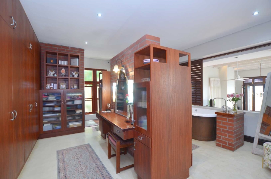 5 Bedroom Property for Sale in Kanonberg Western Cape